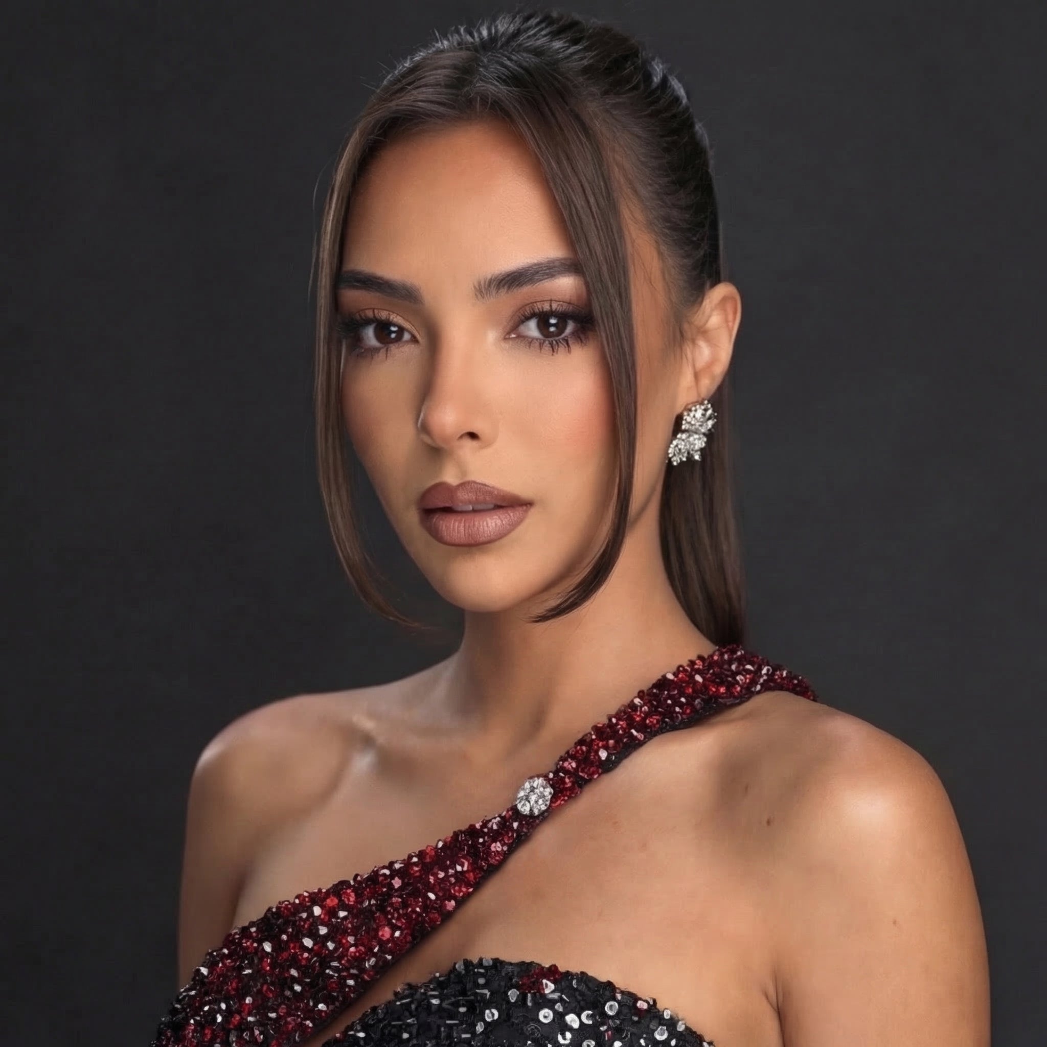 One-Shoulder Sequin Mini Dress – Black & Burgundy Colorblock with Crystal Buckle Strap