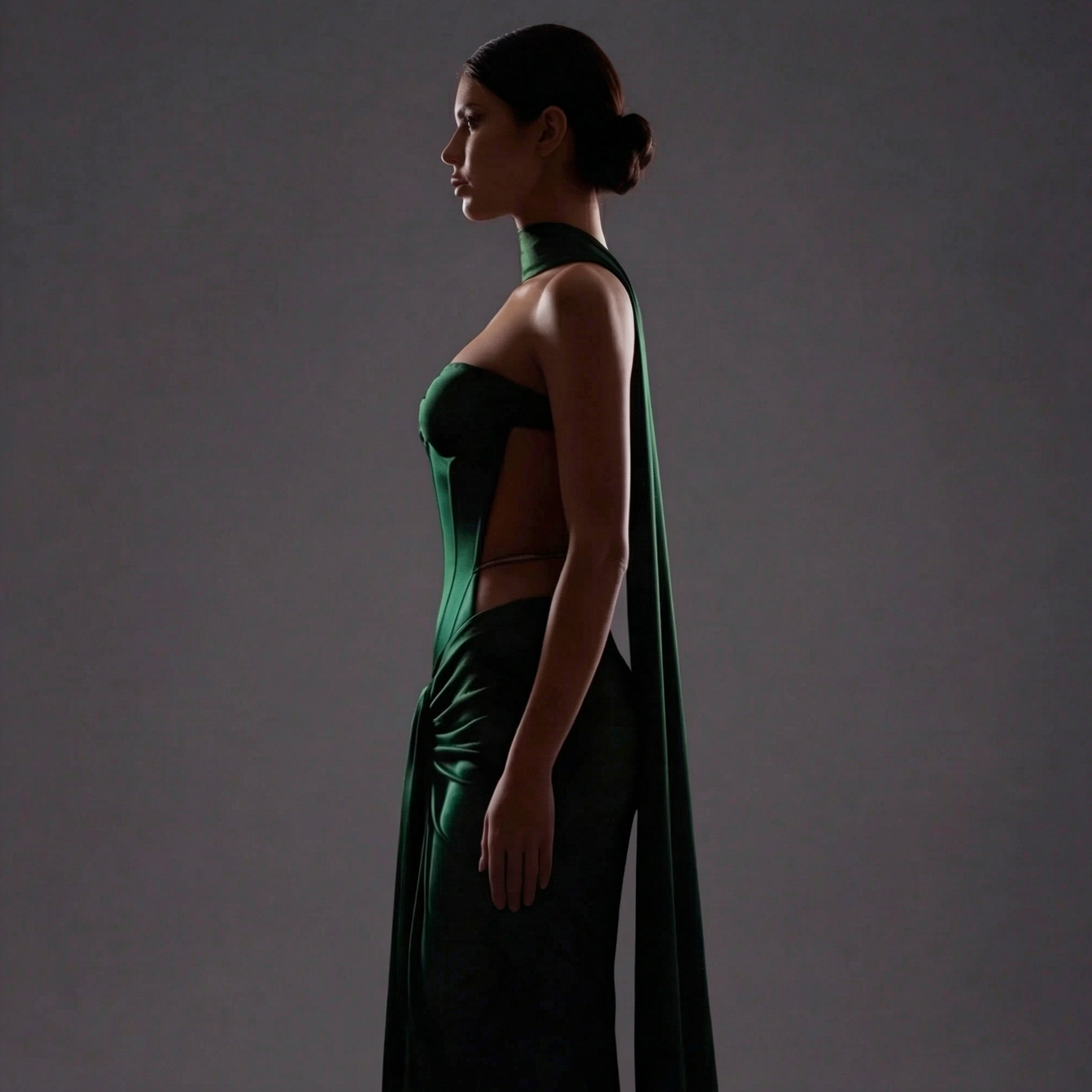 Emerald Green Satin Draped Gown – Sculpted Corset Evening Dress with Sweetheart Neckline & Hip Cutouts