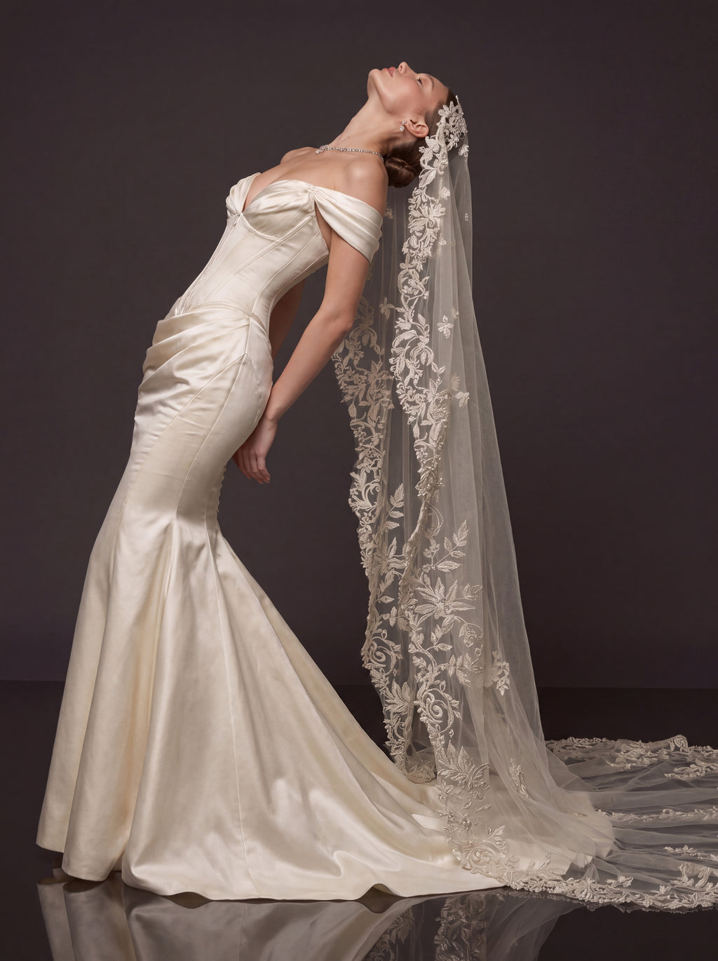 Champagne Satin Sweetheart Mermaid Bridal Gown – Draped Off-Shoulder Sleeves, Structured Corset & Floral Lace Cathedral Veil